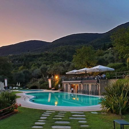 Domina Borgo Degli Ulivi - Garda Lake การ์โดเน ริเวียรา ภายนอก รูปภาพ