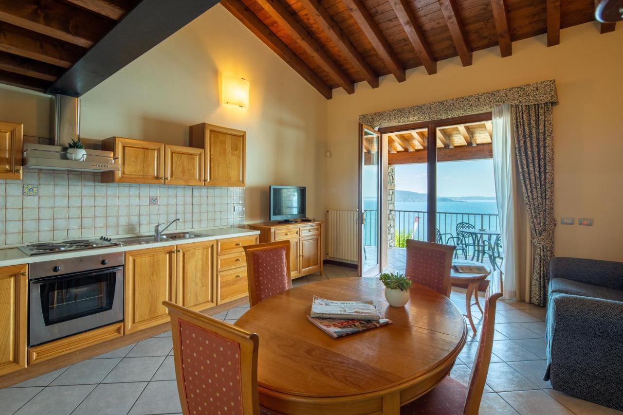 Domina Borgo Degli Ulivi - Garda Lake การ์โดเน ริเวียรา ภายนอก รูปภาพ