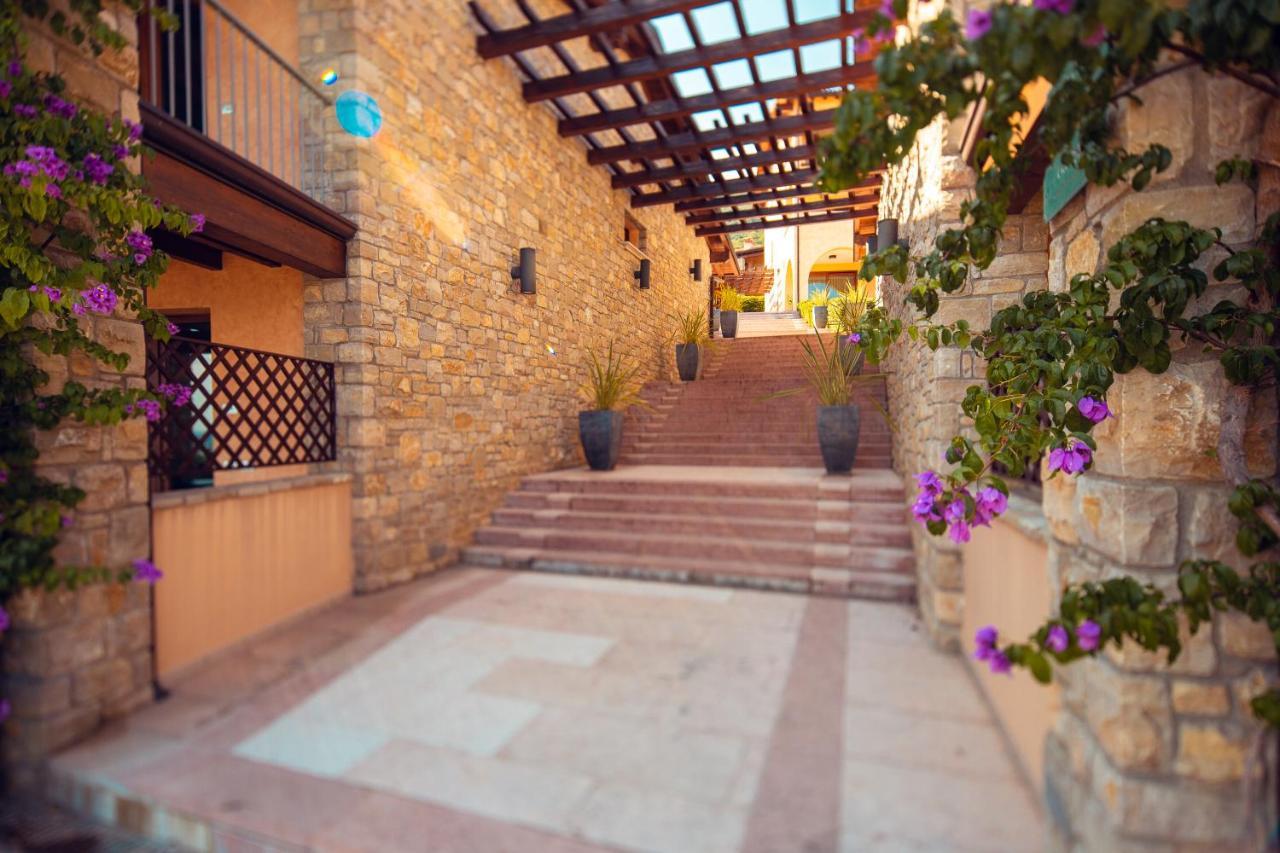 Domina Borgo Degli Ulivi - Garda Lake การ์โดเน ริเวียรา ภายนอก รูปภาพ